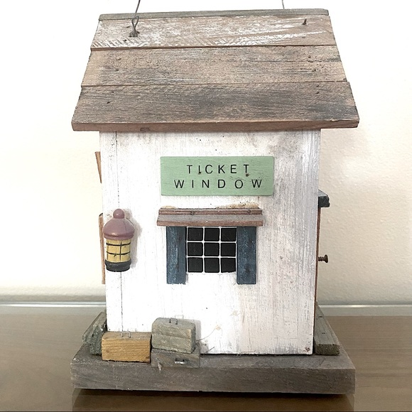 Vintage Handmade Ashburn Train Station Wooden Birdhouse - Picture 2 of 6